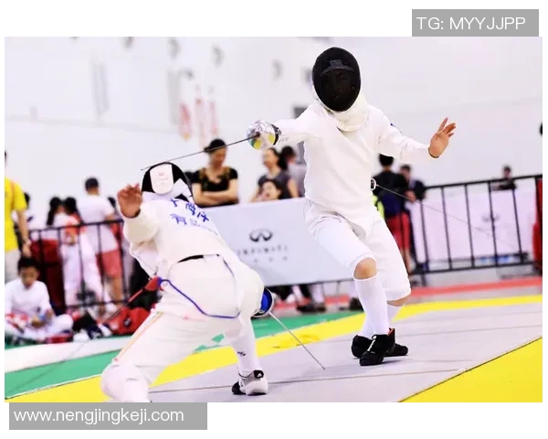 深圳滑板队在世界滑板锦标赛中的团队协作表现精彩纷呈值得赞赏